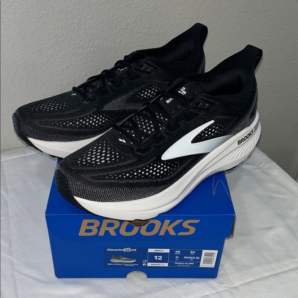 Brooks Men's Black and White Running Shoes - Picture 6 of 10